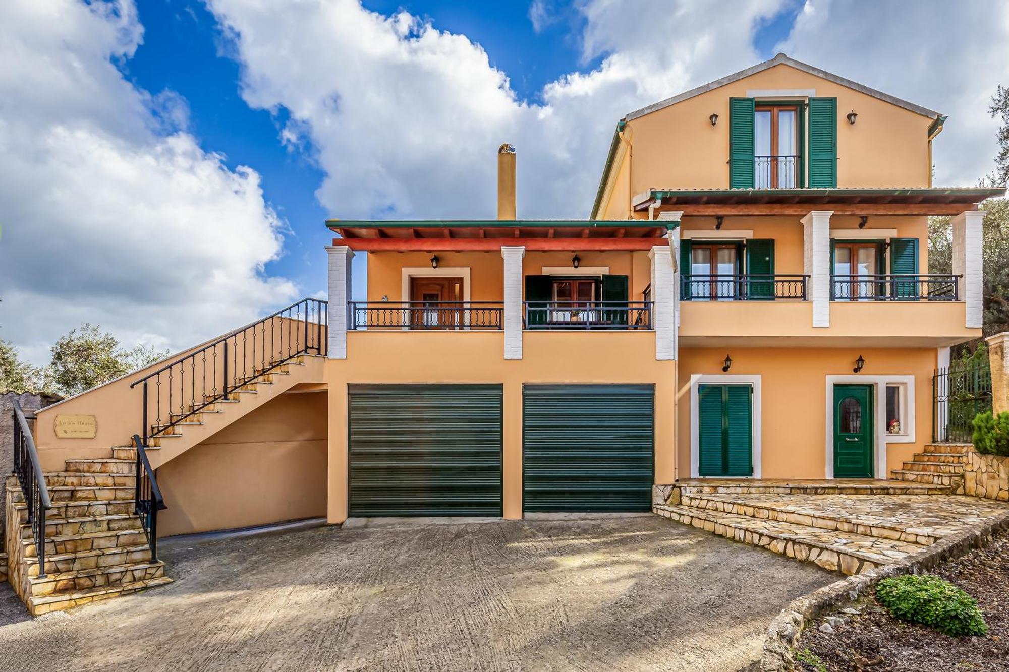 Villa Lola's House
